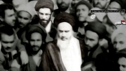 عکسی از رهبری در کنار امام